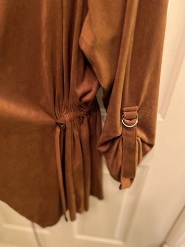 Torrid Anorak Jacke Cognac Wildleder drapiert vorne Anorak Größe 4 Neu - Bild 8 von 9
