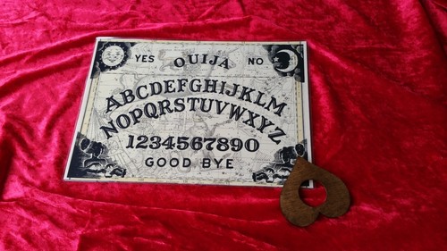 Clásico juego de mesa Ouija de madera y planchette con instrucciones - Imagen 3 de 6