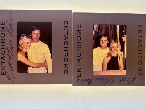 LOTE DE 4 CLAVIJAS CUADRADAS RARAS VINTAGE RICK RICKY NELSON TRACY DIAPOSITIVAS FOTOGRÁFICAS 35mm a color - Imagen 3 de 3