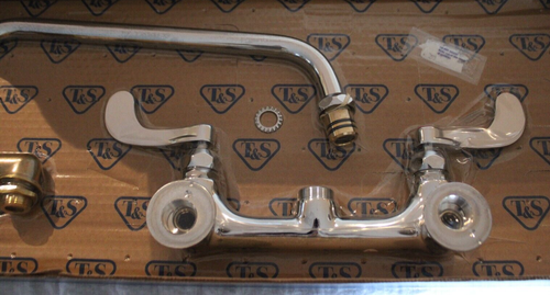 T&S B-0290-14-WH4 - Big-Flo 8" Wall-Mount Mixing Faucet w/14" Swing Spout Chrome - Picture 4 of 5