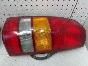 Tail-Light-Lamp-Taillight-Taillamp-GMC-Sierra-Chevy-Silverado-99-00-01-02-OEM