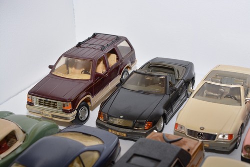 47 17x LOTTO AUTO 1:24 MAISTO REVELL MATCHBOX SHABAK GUILOY senza scatola originale - Foto 2 di 17