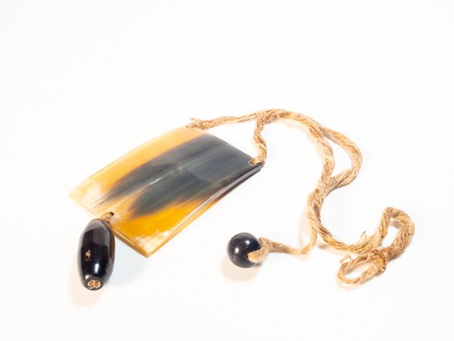  PARURE COLLANA OSSO E CORDA   E ORECCHINI IN OSSO - Foto 2 di 6