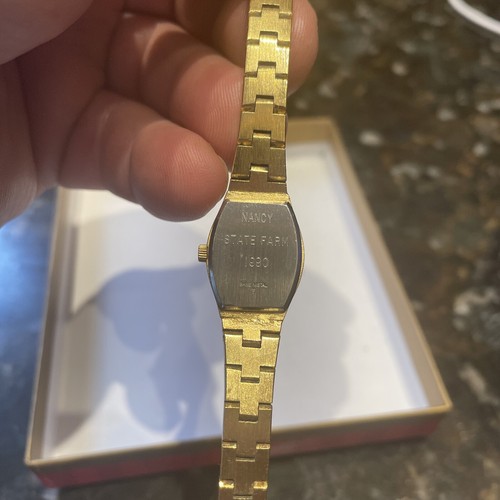 vintage ladies wittnauer Gold Toned Quartz watch - Picture 3 of 4