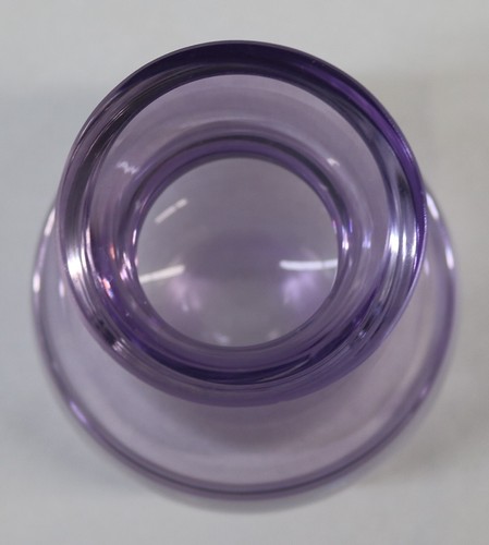 Hermoso jarrón vintage de vidrio reflectante púrpura 3-1/2" de alto pesado - Imagen 5 de 6