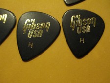 25 GIBSON USA GUITAR PICKS - EARLY 90'S - 351 TYPE IN BLACK - HEAVY .88 mm