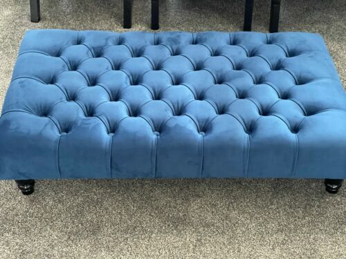 Mesa de centro grande hecha a mano con reposapiés Chesterfield - Imagen 9 de 10