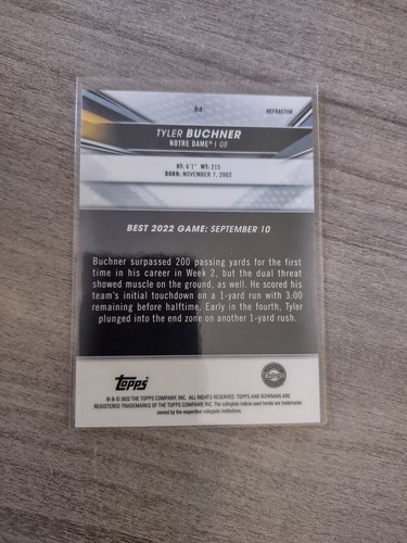 2022 Bowman Best University Tyler Buchner REFRACTOR RC #84 NOTRE DAME IRLANDZKI - Zdjęcie 2 z 4