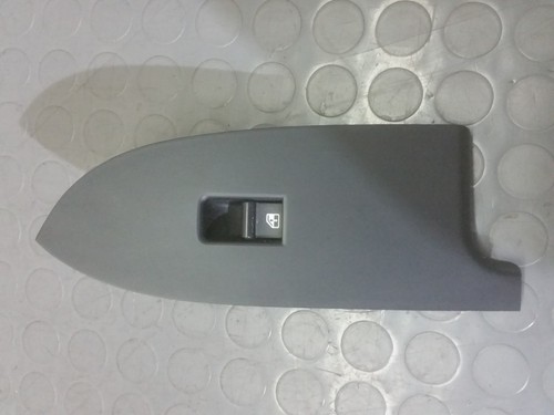 INTERRUTTORE ALZAVETRO ALFA ROMEO GIULIETTA ANTERIORE DESTRO 15694784 - Imagen 2 de 3