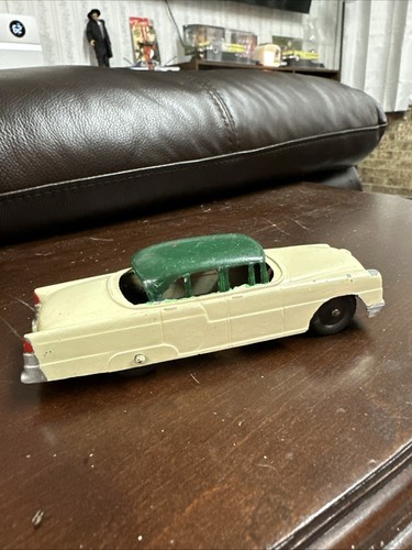 VINTAGE TOOTSIETOY PACKARD METAL DIE CAST CAR GREEN & CREAM CHICAGO USA - Picture 5 of 9