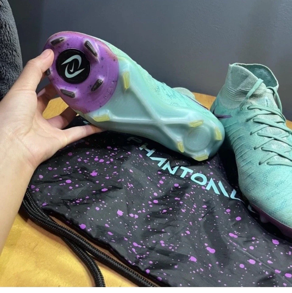 Nike Phantom Luna Gt Soccer Cleats In Woman’s Size 8 Turquoise - Image 2 of 4