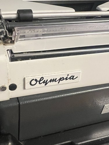 VTG 1971 Olympia SM9 Deluxe Portable Typewriter w Case Serial 4429263 New Ribbon - Picture 18 of 24