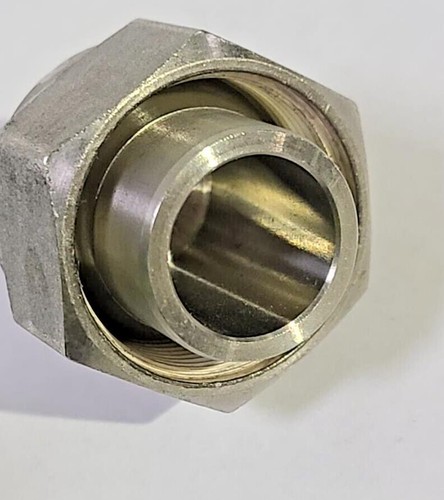 Swagelok 316 U73 stainless steel 3/4” x 1/4” reducing Reducer - Picture 3 of 3