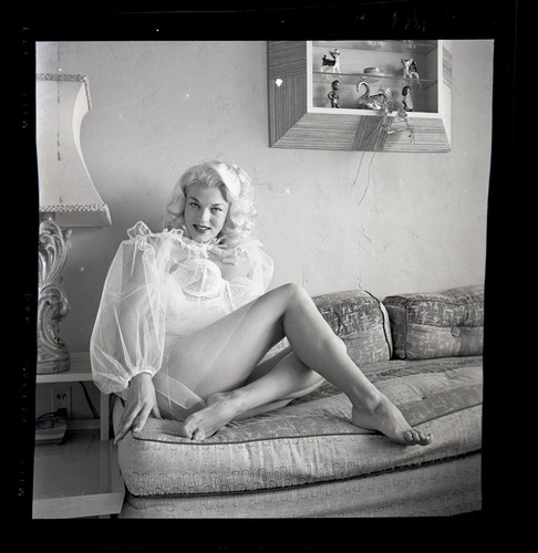 Estate Direct Maria Stinger Sexy Bedroom Pinup '50s Camera Negative Bunny Yeager