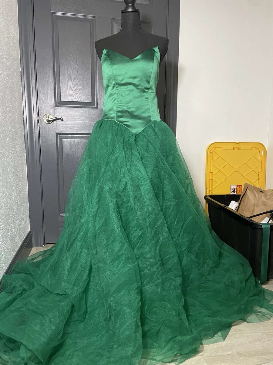 green holiday dress woman All In The Details Emerald Green Textured Dress, Small - The Mint Julep Boutique main image 1