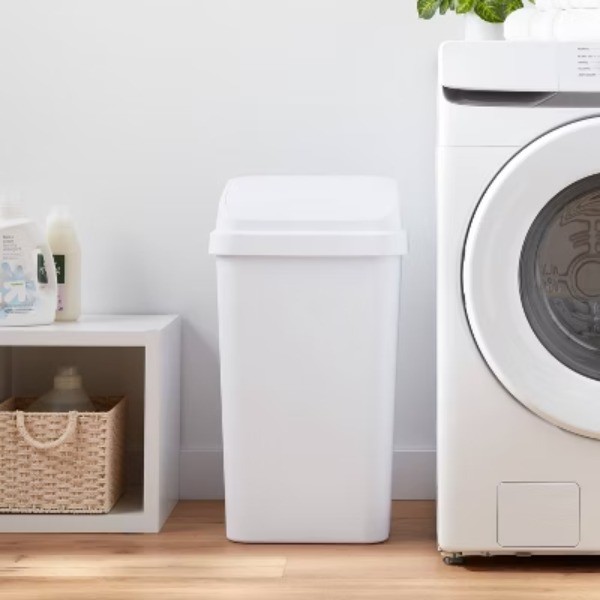 13gal Swing Top Waste Basket White Kitchen Trash Can, 13 Gallon Capacity