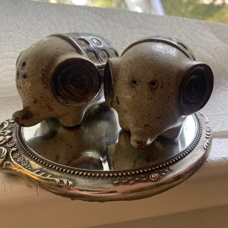 1970S vintage stoneware  ￼Elephant, Salt, And Pepper Shakers