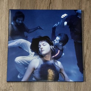 レア!新品!The Marías『Submarine』マリアス カラーヴァイナル Submarine- The Marias Iridescent Blue Vinyl LP — Vertigo Vinyl