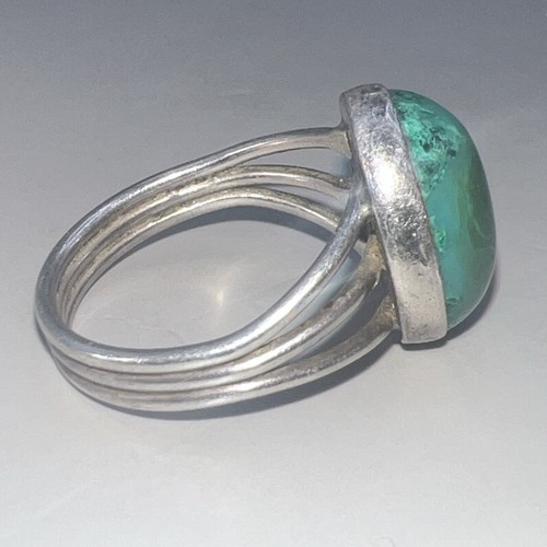 Oval Cabochon Turquoise Set Sterling Silver Ring Size 9 (5.35g) - Picture 3 of 10