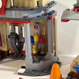 LEGO Cars: Flo's V8 Cafe (8487) 100% complete with instructions  No Box *READ*