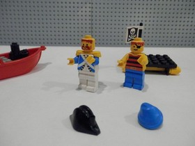 Lego Lot Pirates 1713 Shipwreked Pirate & 6245 Harbor Sentry Imperial Soldier