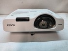 Epson PowerLite 520 Projecteur LCD 2700 Lumens HDMI avec Heures de Lampe Occasion 1941