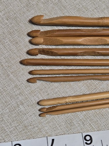 Wooden Crochet Hooks. New, Never Used. Large Range Of Sizes - Picture 3 of 10