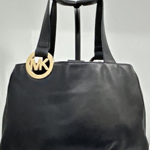 Bolso Michael Kors negro con detalles dorados - Imagen 5 de 11