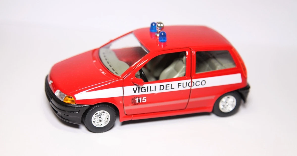 FIAT Battery Operated ブリキ製ミニカー 本体　レトロ　レア 25+ Bburago Fiat 1:24 Diecast & Toy Vehicles for sale | Updated