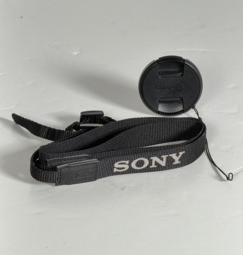 Original Zubehör Hersteller Sony Objektivdeckel & Riemen Ersatz (nur) - passt Sony DSC-H200 Digitalkamera - Bild 1 von 14