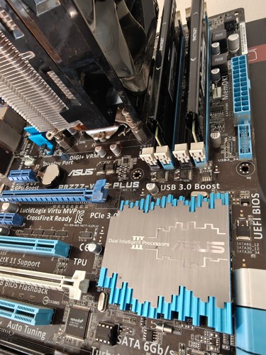 ASUS P8Z77-V LE PLUS LGA 1155 motherboard W/ i7-3770k 16GB RAM, HYPER 212 EVO - Picture 2 of 7