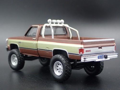 1982 82 GMC K2500 4X4 TRUCK FALL GUY SQUAREBODY 1/64 SCALE DIECAST MODEL CAR - Picture 5 of 8