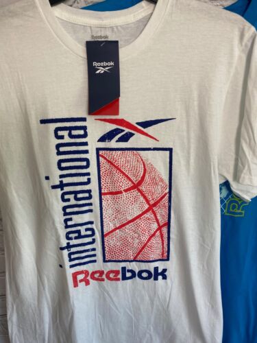 Camisetas Reebok Para Hombre Entrenamiento Gimnasio Baloncesto Gráfico Logotipo Paquete de 2 Talla Med Nuevas con Etiquetas - Imagen 4 de 4