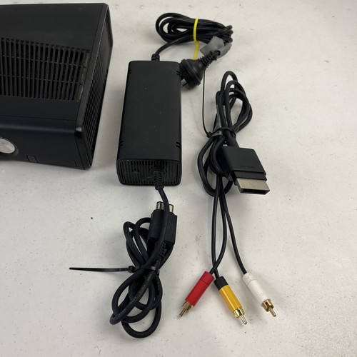 Xbox 360 S Slim 250GB PAL Console + Controller Tested & Working - Picture 4 of 8