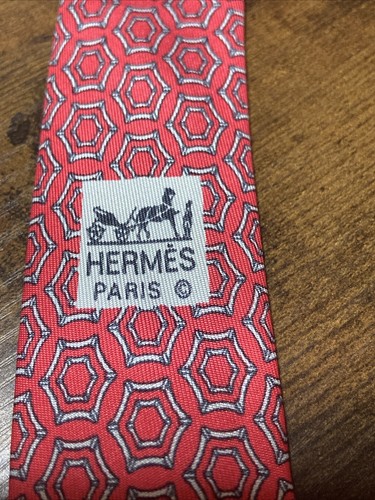 Gebrauchte Hermes 100 % Seide Krawatte Herren 59 Zoll rot gemustert Made in France hervorragender Zustand! A1 - Bild 4 von 5