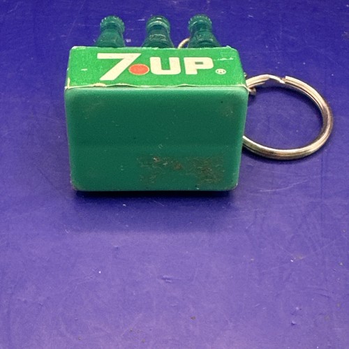 Vintage 7 UP Soda 6 pk Bottles Advertising Mini Plastic Keychain - Picture 9 of 9