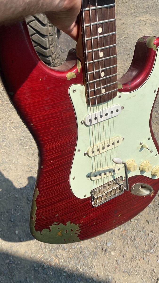 1984 Fender Stratocaster AVRI Fullerton Made American 1984 Fender Stratocaster AVRI Fullerton Made American