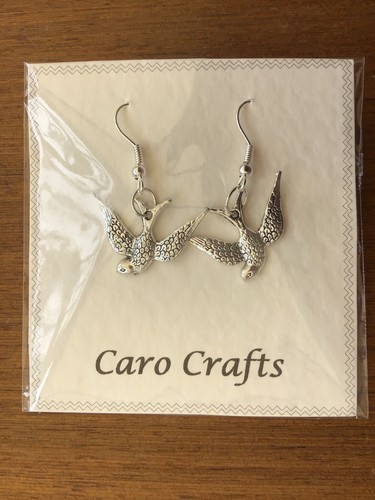 Pretty Swooping Bird Design Earrings -Freepost - Picture 2 of 3