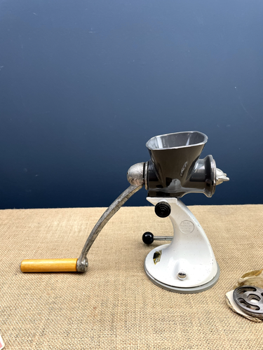 VINTAGE SPONG N705 MINCER - SUCTION BASE - VARIOUS BLADES - MADE IN ENGLAND - Picture 4 of 9