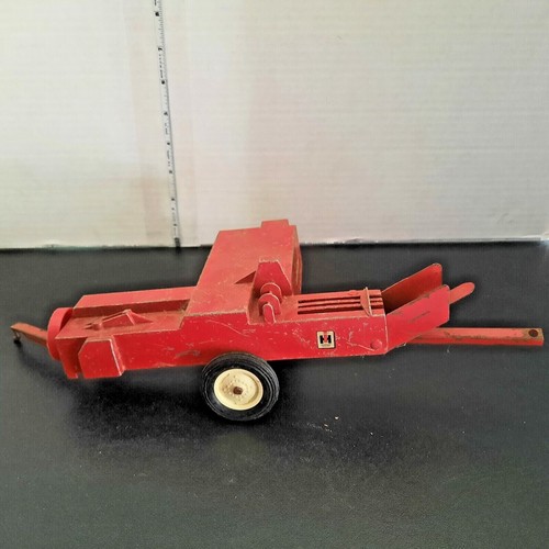 Ertl International Baler 1/16 Diecast Farm Implements Replica - Picture 3 of 7
