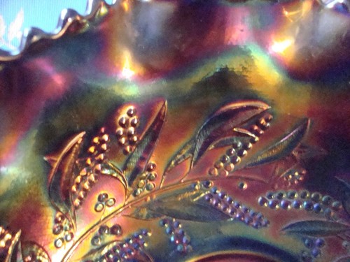 Black Amethyst Carnival Glass Master Bowl with PIPING SHRIKE 23cm - Picture 12 of 19