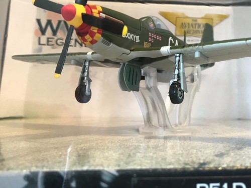 CORGI AA32207 ZWEITER WELTKRIEG LEGENDEN P51 D MUSTANG ""NOOKY BOOKY III"" KIT CARSON BRANDNEU IN VERPACKUNG - Bild 9 von 12