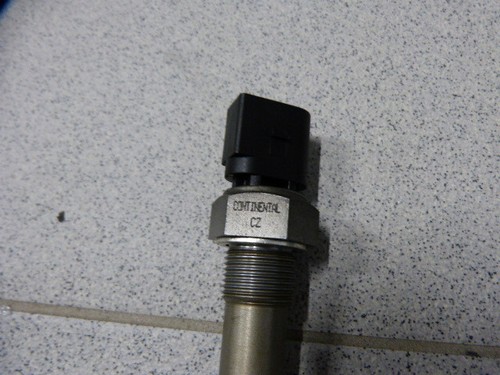 Mclaren 570 GT S Oil Level Sensor Engine Oil Tank 11M0369CP - Picture 2 of 3