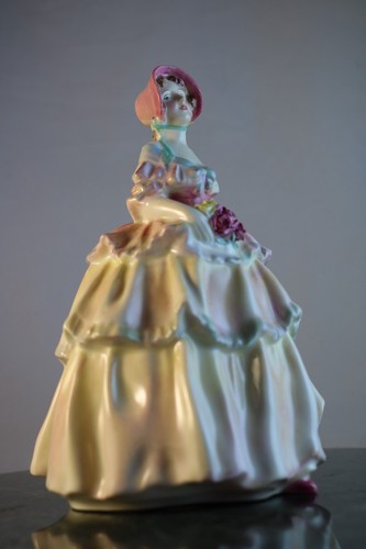 Royal Doulton "Irene" The Flower Girl Figur um 1941 Bone China England HN1621 - Bild 4 von 19