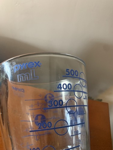 Vtg Pyrex Measure 2 Cup - Blue Letters - Open Handle~ 1991 Corning - Picture 7 of 9