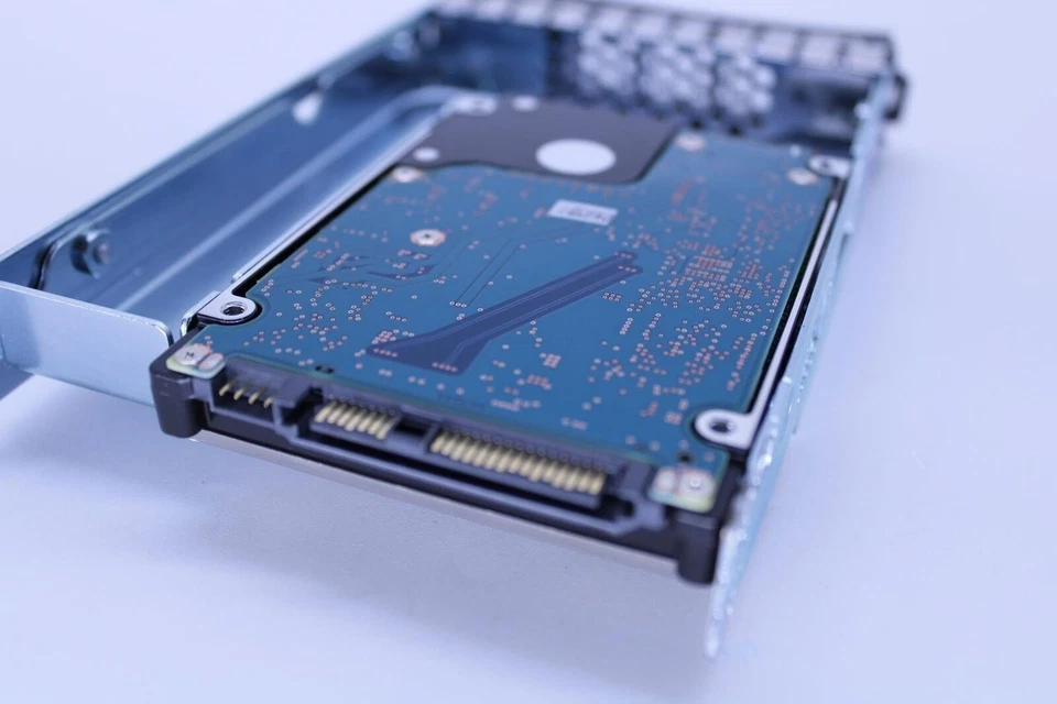 Lenovo 300GB 00MX105 4XB7A08542 System X 10K SAS 12Gb/s 3.5" X3650 M5 HDD Drive - Image 4 of 4