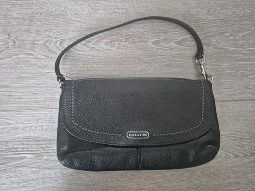 Coach Borsa pochette da polso grande in pelle ciottolata con manico portafoglio nero 9x5