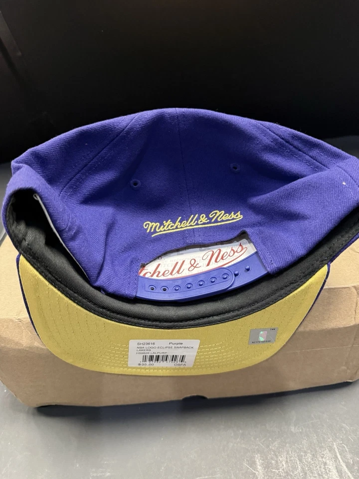Mitchell & Ness Los Angeles Lakers NBA Snapback Negro Pop Sombrero Púrpura/Amarillo Foto 3 de 3