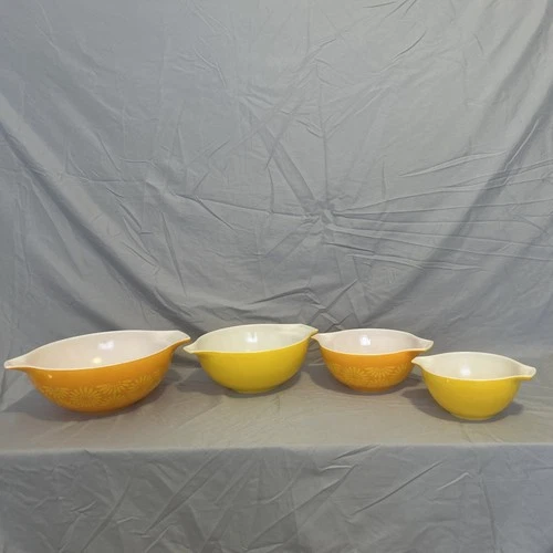 vintage pyrex mixing bowl set of 2 primary colors