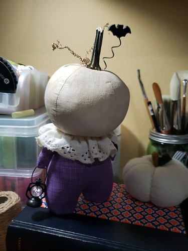 Muñeca calabaza de pie artesanal arte popular primitivo Halloween - Imagen 4 de 9